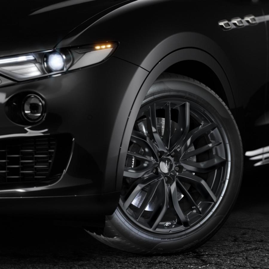 Колеса Maserati Levante S Q4 Nerissimo 2018 года  (фото 4 из 4)